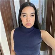 Je suis bilingue car je parles couramment russe et français qui sont mes deux langues maternelles.